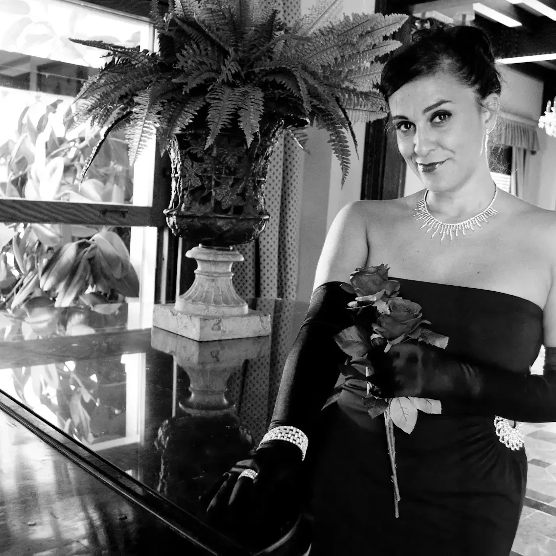 Int&eacute;rprete de boleros Elena Greandia